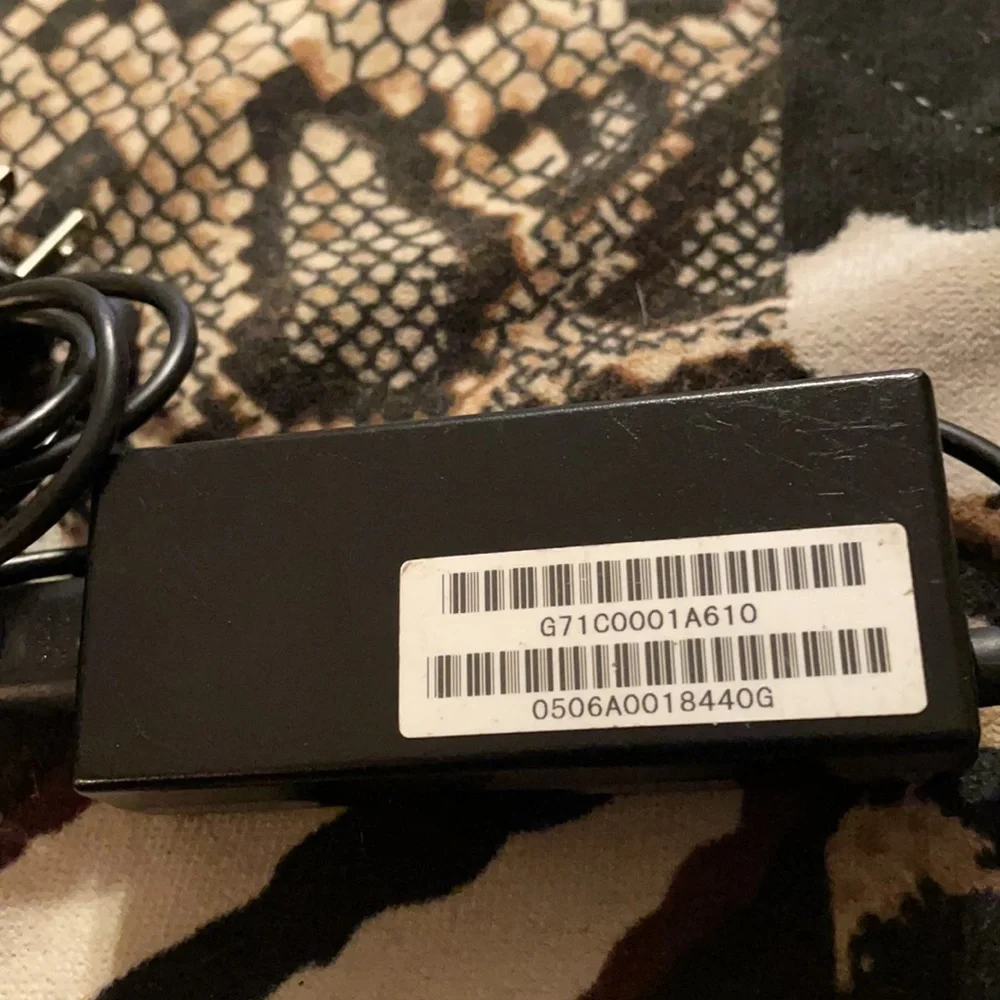 Toshiba AC Adapter Model: PA3241U-1ACA